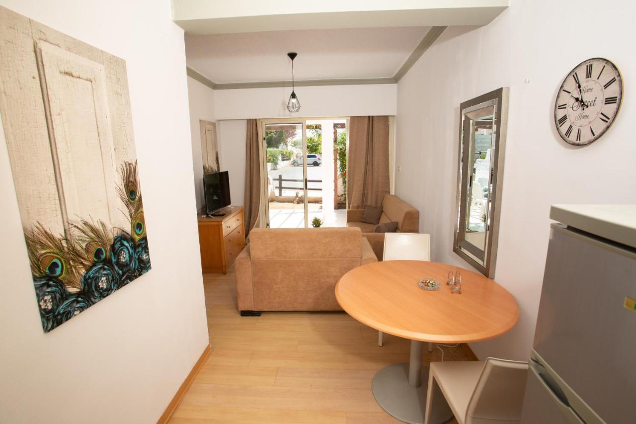 Always Welcome! Near Beach, Cml Swimming Pool Paphos ภายนอก รูปภาพ