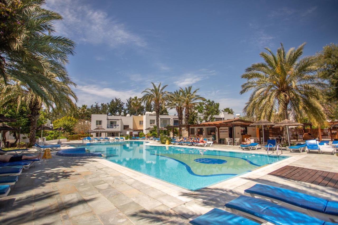 Always Welcome! Near Beach, Cml Swimming Pool Paphos ภายนอก รูปภาพ