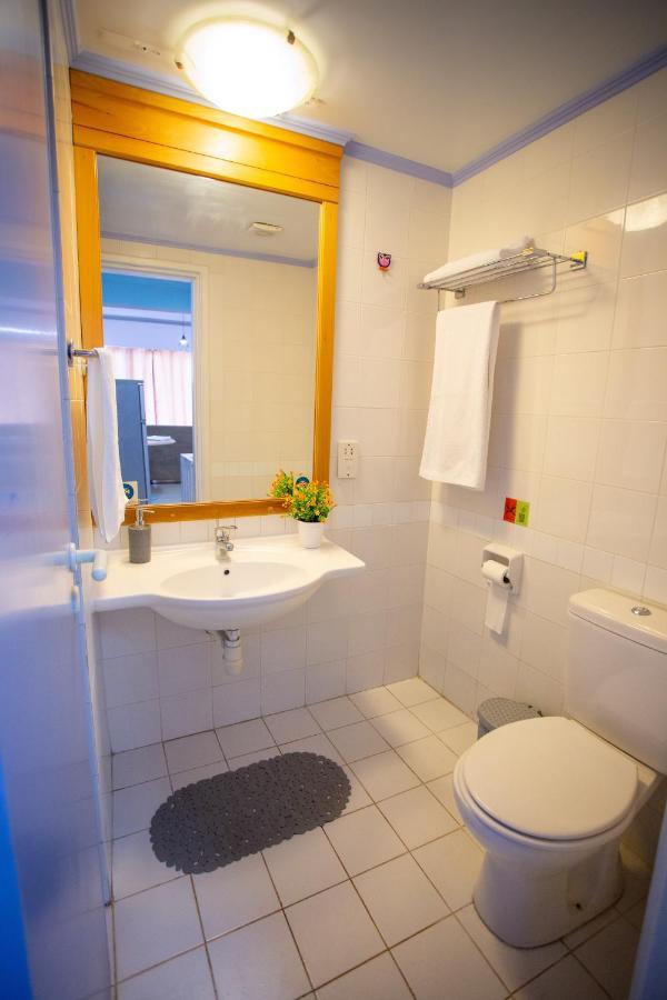 Always Welcome! Near Beach, Cml Swimming Pool Paphos ภายนอก รูปภาพ